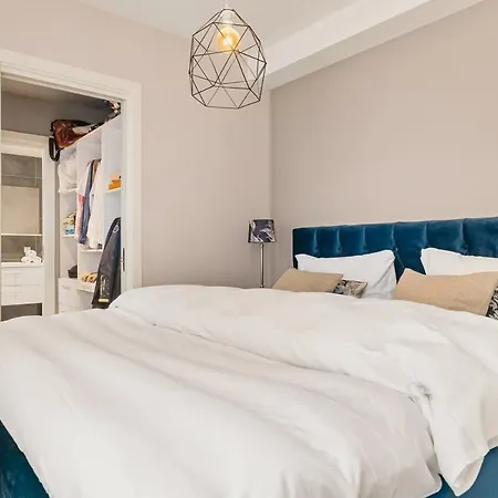 Dinbnb L 500m To The Market! 65 Sqm Of Comfort & Luxury Lejlighed *